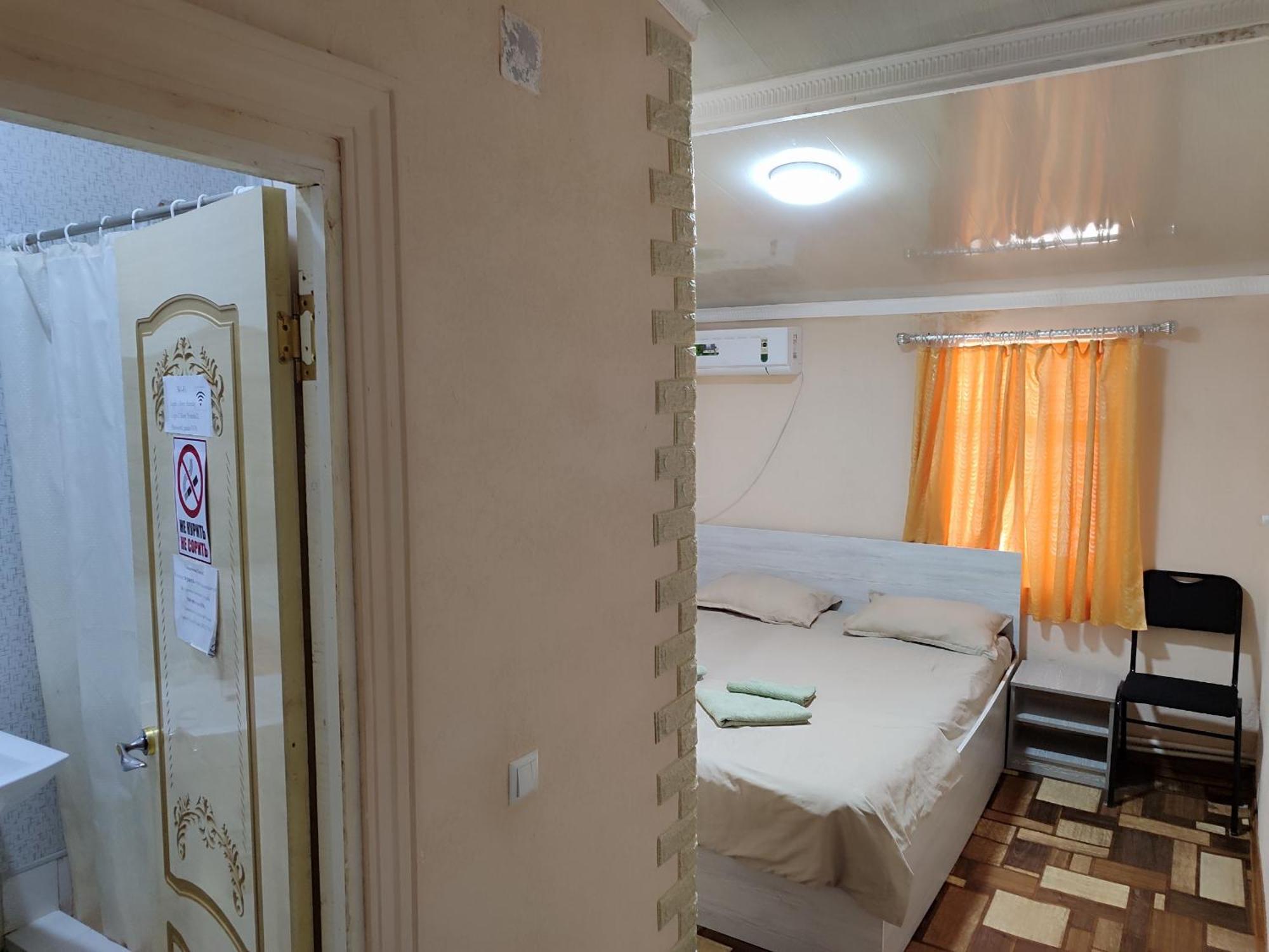 Family Guest House - Friends-J Nukus Bagian luar foto