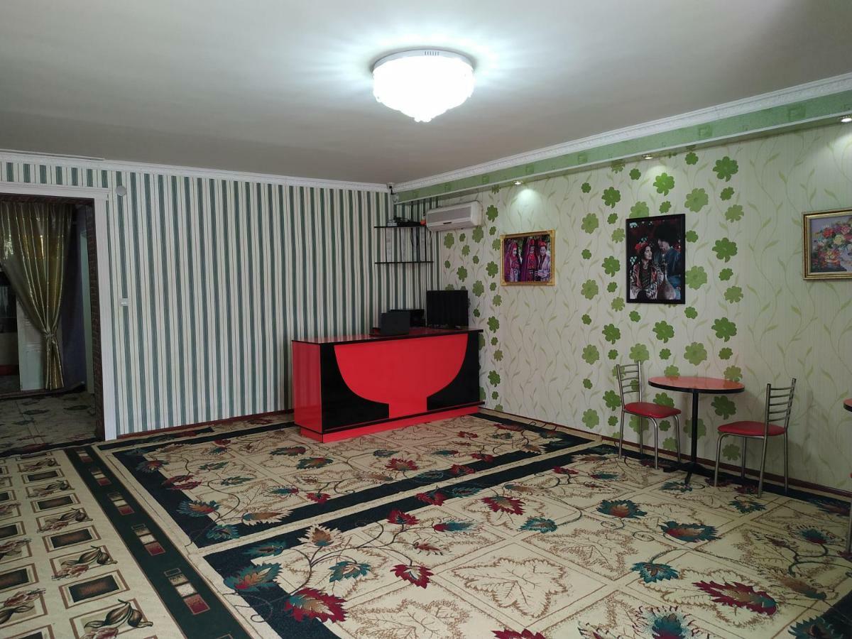 Family Guest House - Friends-J Nukus Bagian luar foto