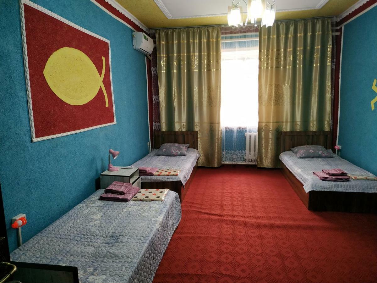 Family Guest House - Friends-J Nukus Bagian luar foto