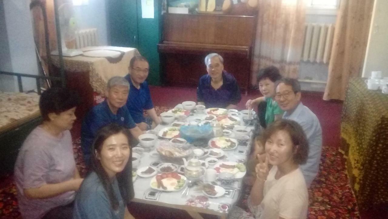 Family Guest House - Friends-J Nukus Bagian luar foto